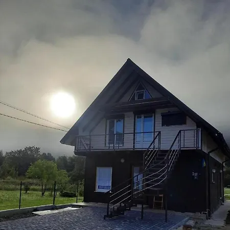 Opir Apartment Skole