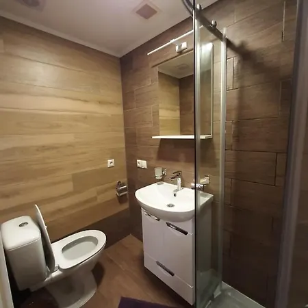 Apartment Opir Skole