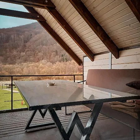 Apartment Opir Skole